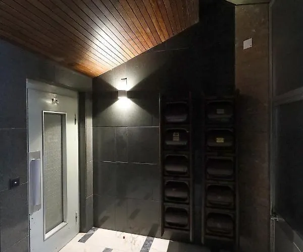 Flh Spacious With Balcony *