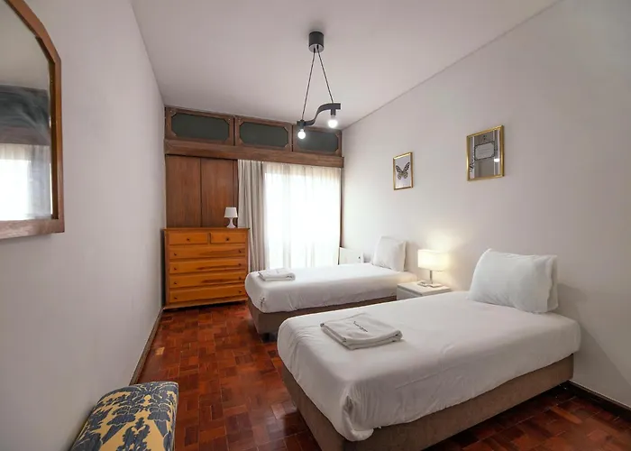 Flh Spacious With Balcony Appartement Porto