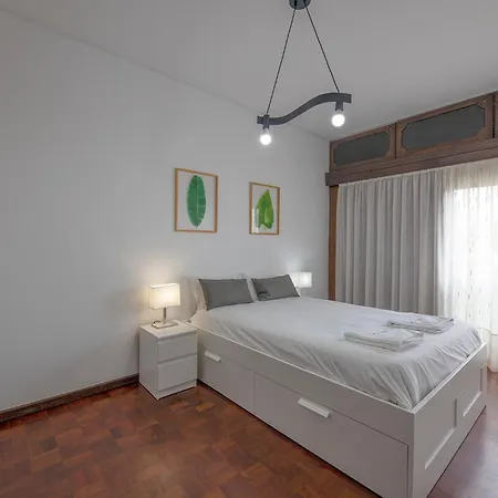 Flh Spacious With Balcony * Porto