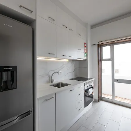 Flh Spacious With Balcony Apartment