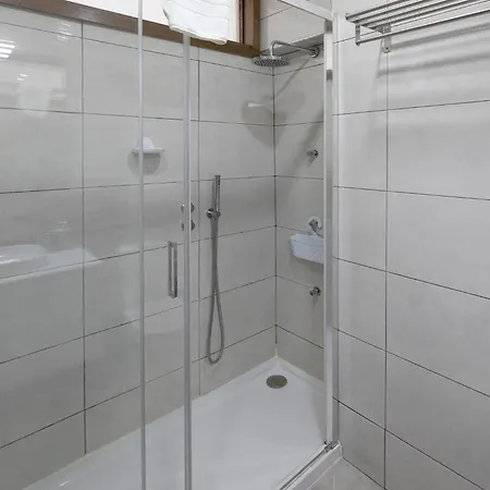 Flh Spacious With Balcony *