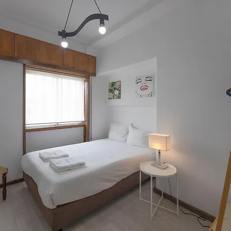 Flh Spacious With Balcony Apartment *