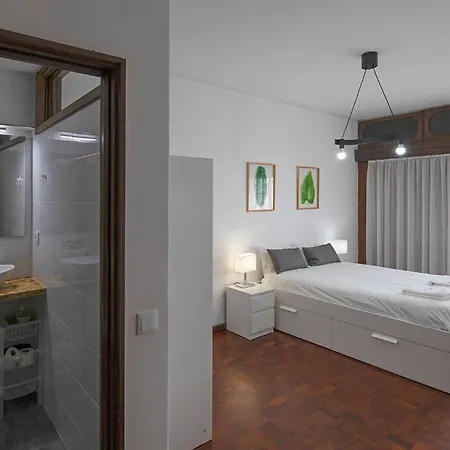 Flh Spacious With Balcony *