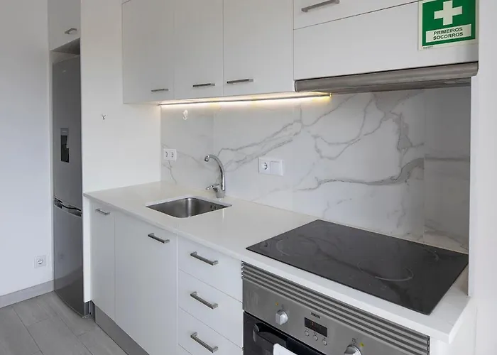 Flh Spacious With Balcony Oporto