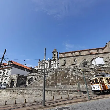 Flh Spacious With Balcony *